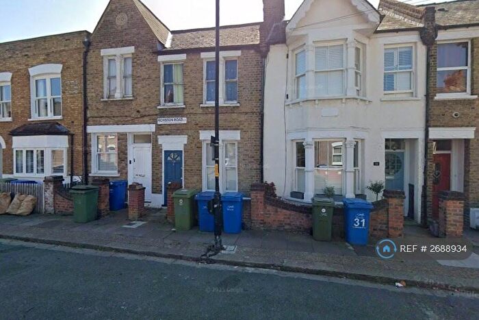 3 Bedroom Flat To Rent In Hichisson Road, London, SE15