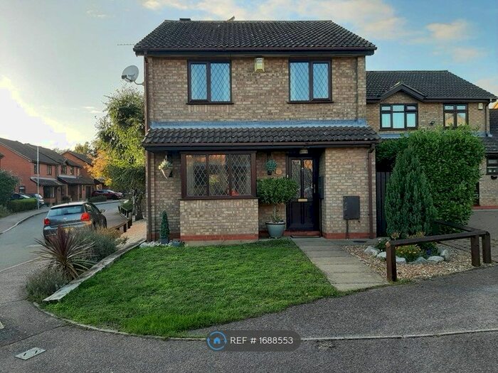 3 Bedroom Detached House To Rent In Harewood Drive, Norwich, NR8