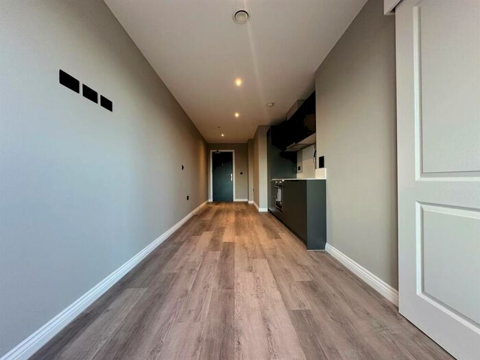 1 Bedroom Apartment To Rent In Springwell Gardens, Springwell Road, Leeds, LS12