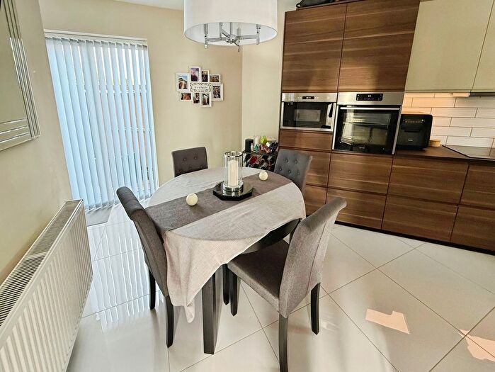 3 Bedroom End Of Terrace House For Sale In Owen Drive, Plymouth, PL7