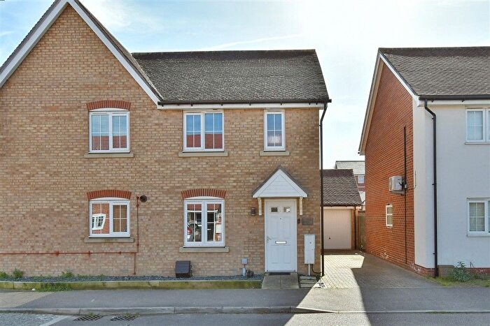 3 Bedroom Semi-Detached House For Sale In Eveas Drive, Sittingbourne, Kent, ME10