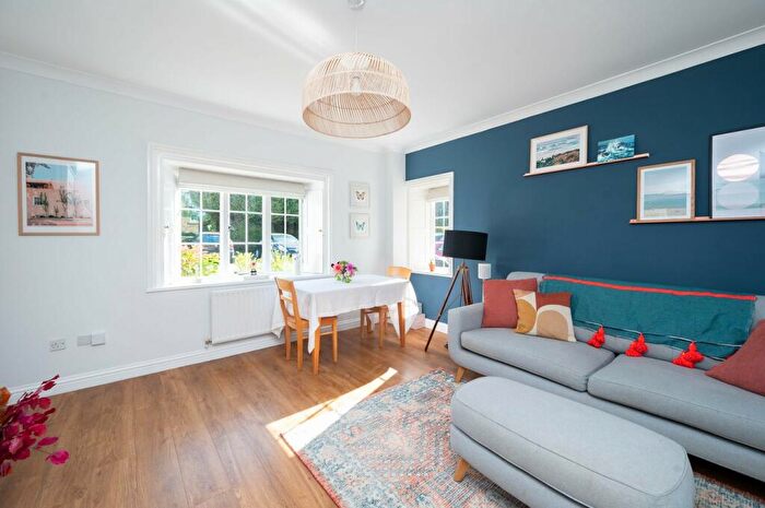 2 Bedroom Character Property For Sale In Warrenne Way, Reigate, RH2