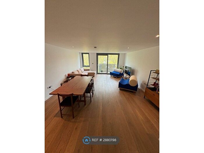 2 Bedroom Flat To Rent In Blackthorn Avenue, London, N7