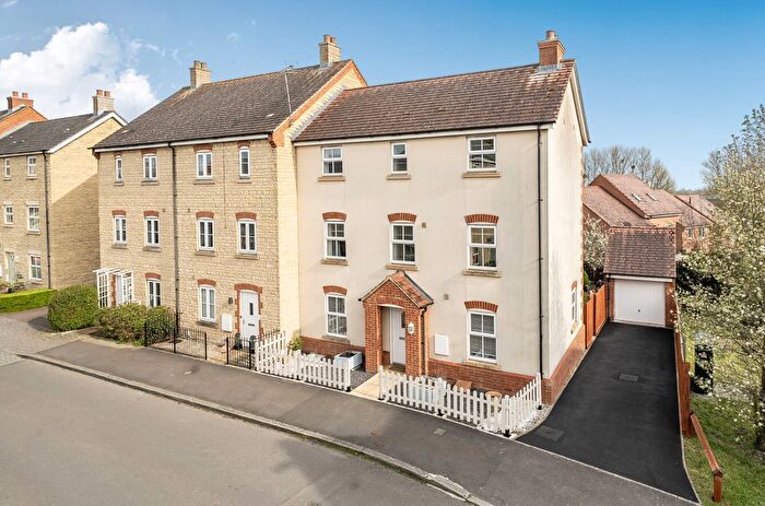4 Bedroom End Of Terrace House For Sale In Palmer Road, Faringdon, Oxfordshire, SN7