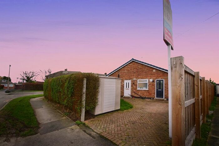 2 Bedroom Semi Detached Bungalow For Sale In Doriam Avenue, York, YO31