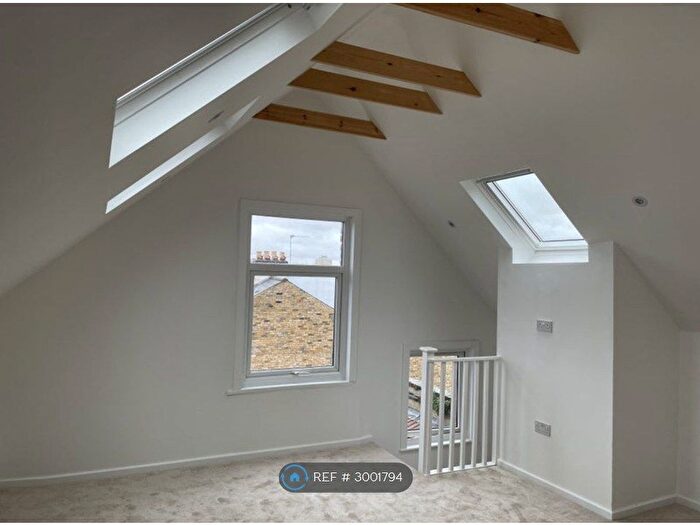 1 Bedroom Flat To Rent In Queens Road, London, N11