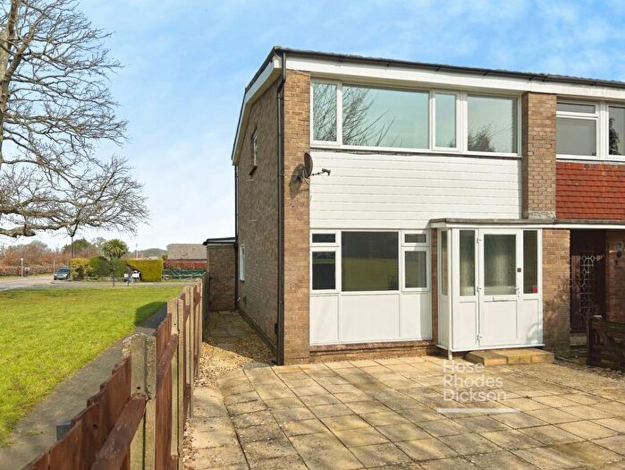 3 Bedroom Semi-Detached House For Sale In The Green, Cowes, Isle Of Wight, PO31