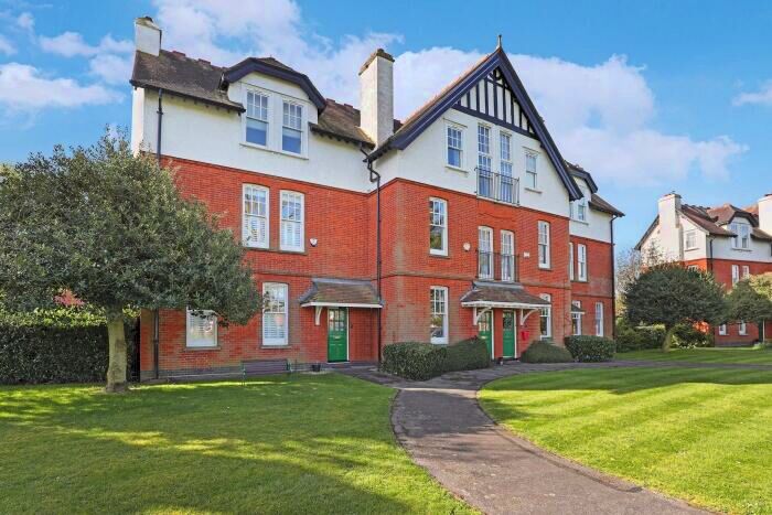 3 Bedroom Town House For Sale In Great Stony Park, Ongar, CM5