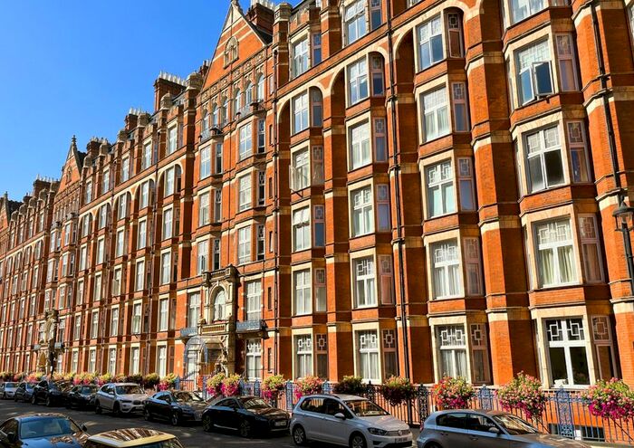 1 Bedroom Flat To Rent In Montagu Mansions, London, W1U