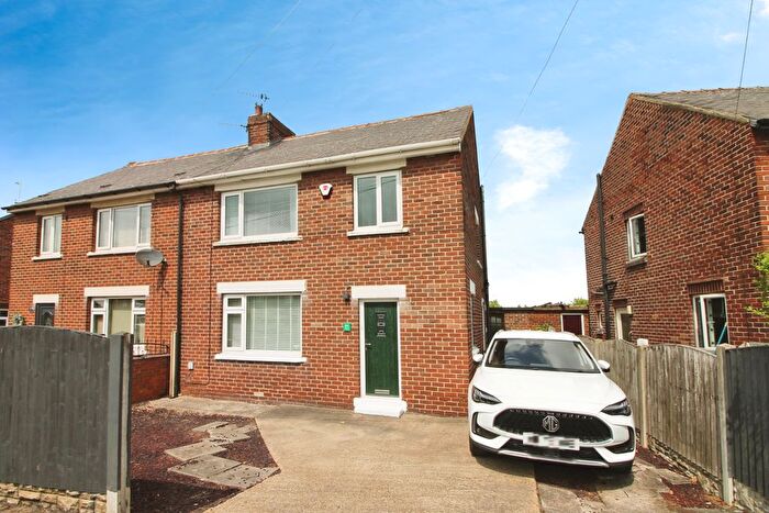 4 Bedroom Semi-Detached House For Sale In Broomhill Avenue, Knottingley, WF11