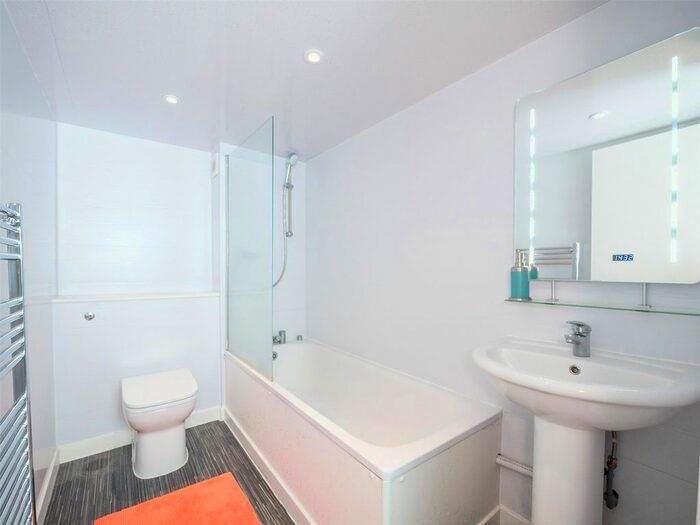 2 Bedroom Flat To Rent In Thistle Street Lane S W, Edinburgh, EH2