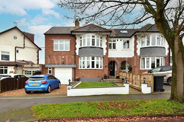 4 Bedroom Semi-Detached House For Sale In Highfield Way, Potters Bar, EN6