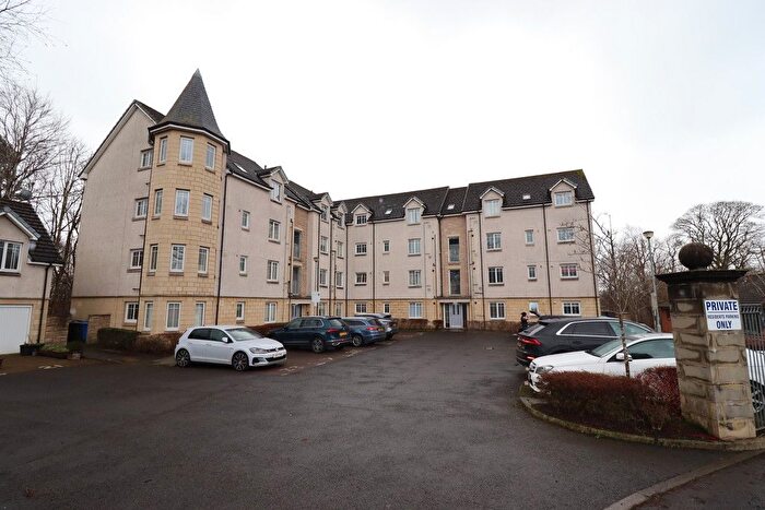 2 Bedroom Flat To Rent In Quarrywood Court, Livingston, EH54