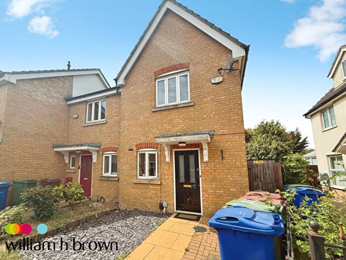2 Bedroom Property To Rent In Hedingham Road, Chafford Hundred, RM16