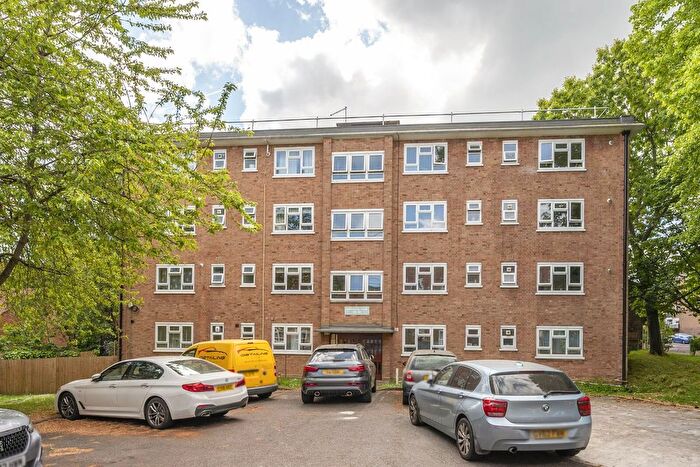 3 Bedroom Flat For Sale In West House Close, Southfields, London, SW19