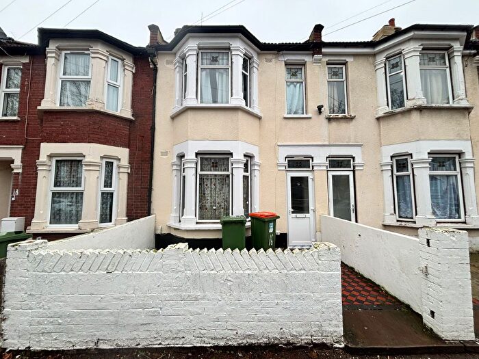 4 Bedroom Terraced House For Sale In Northfield Road, London, E6