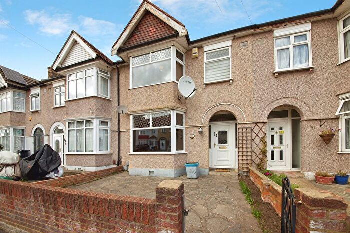 3 Bedroom Terraced House For Sale In Salisbury Avenue, Barking, IG11