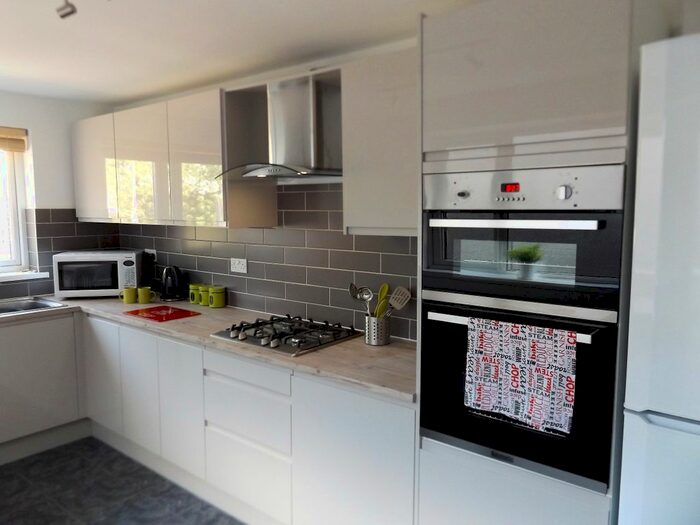 6 Bedroom Property To Rent In Flora Street, Cathays, Cardiff, CF24