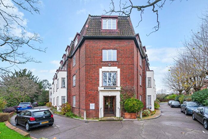 3 Bedroom Flat To Rent In Frognal Lane London, NW3