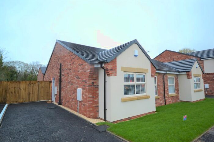 2 Bedroom Semi-Detached Bungalow To Rent In Lampman Way, Costhorpe, Worksop, S81