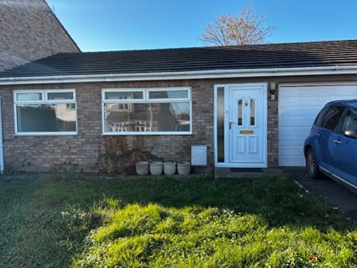 3 Bedroom Bungalow To Rent In Church View, Carterton, Oxon, OX18
