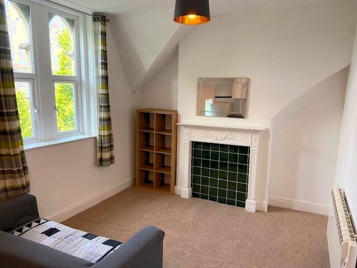 1 Bedroom Flat To Rent In Connaught Road, Cardiff, CF24