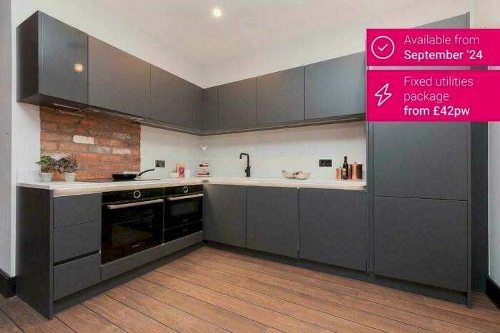 2 Bedroom Apartment To Rent In -Bed Apartment, Portland Street, Basil House, M1