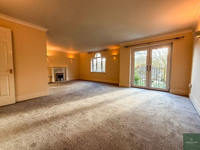 2 Bedroom Flat For Sale In Palm Court, Truro, TR1