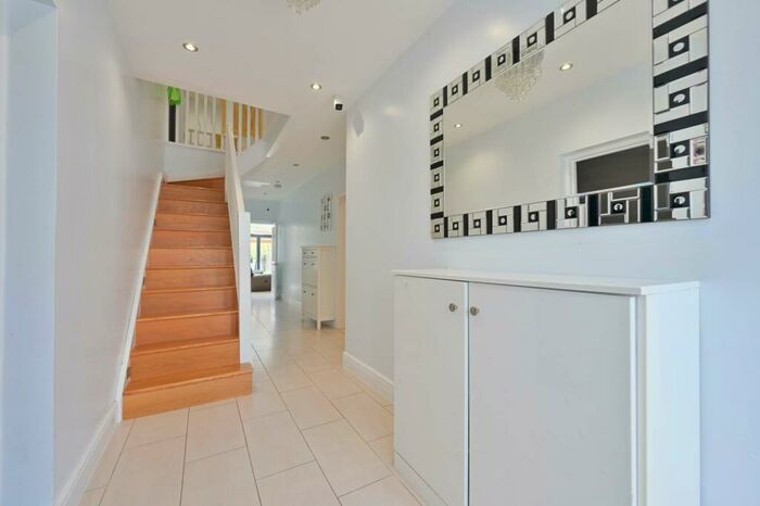 5 Bedroom Semi-Detached House To Rent In Kingston Road, Worcester Park, Epsom, KT19