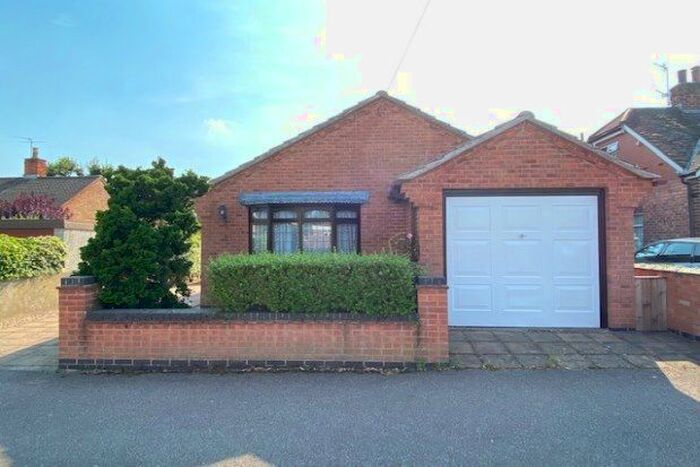 1 Bedroom Bungalow To Rent In Ashleigh Drive, Loughborough, LE11