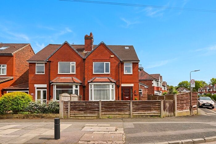 4 Bedroom Semi Detached House For Sale In Heywood Road, Prestwich, M25