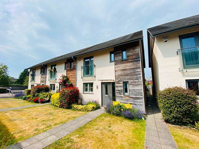 3 Bedroom House To Rent In Lloyd Road, PO19