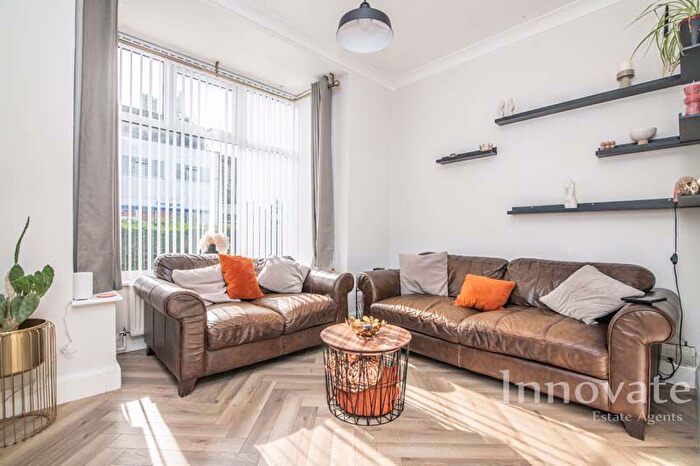 3 Bedroom Detached House For Sale In Long Lane, Halesowen, B62