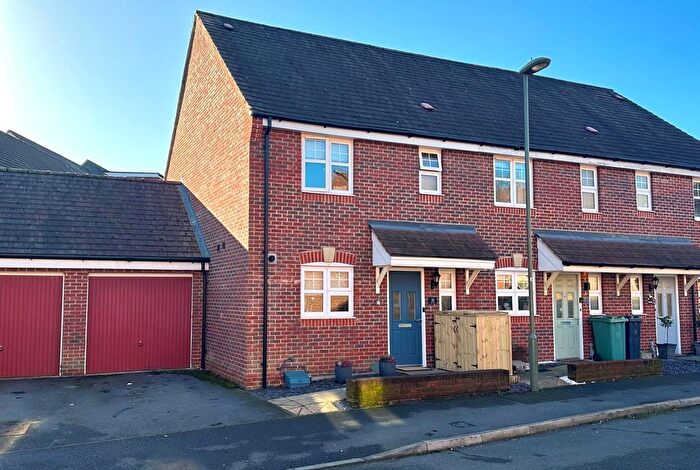 3 Bedroom Terraced House For Sale In Waterers Way, Bagshot, GU19