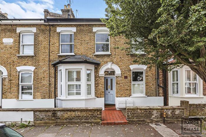 1 Bedroom Flat To Rent In Manor Road, Enfield, EN2