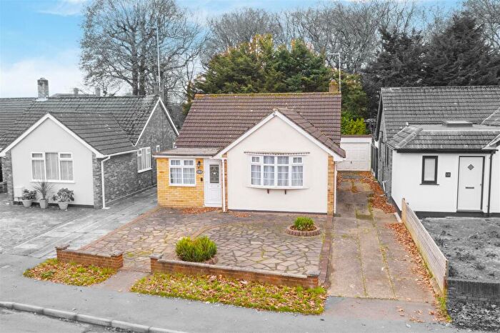 3 Bedroom Detached Bungalow For Sale In Woodland Avenue, Hutton, Brentwood, CM13
