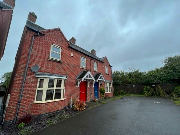 2 Bedroom Town House To Rent In Bakehouse Close. Hugglescote, LE67