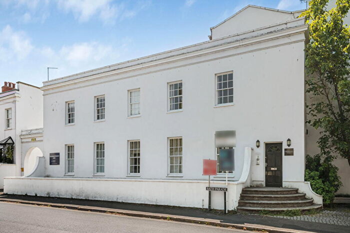 2 Bedroom Flat For Sale In Bath Road, Cheltenham, GL53