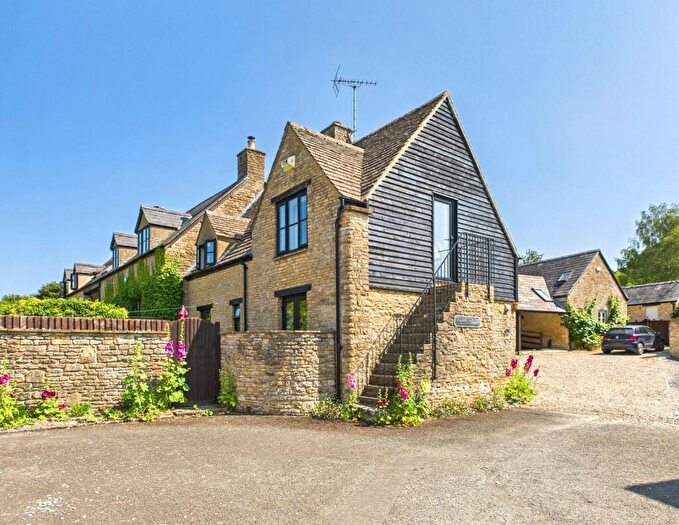 3 Bedroom End Of Terrace House For Sale In College Farm, Chadlington, OX7
