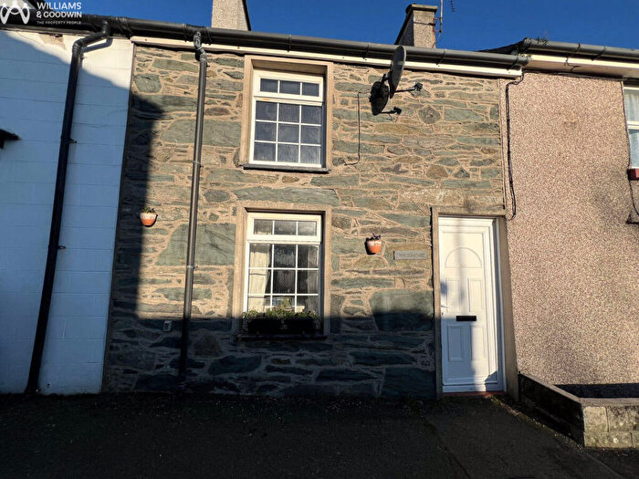 3 Bedroom Terraced House For Sale In Chapel Street, Newborough, Anglesey, LL61
