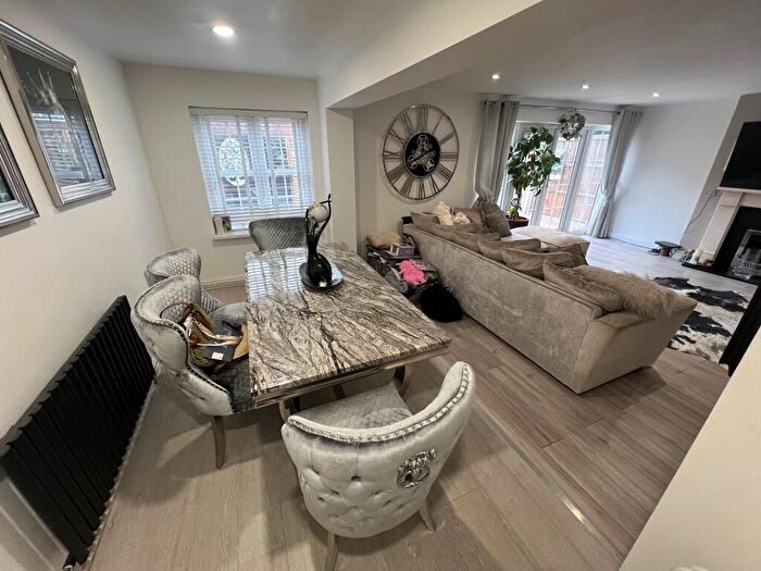 3 Bedroom Property To Rent In Clyfton Close, Broxbourne, EN10