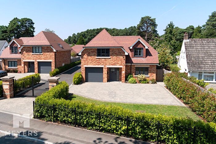 4 Bedroom Detached House For Sale In Heather Ridge Close, Ashley Heath, Ringwood, BH24