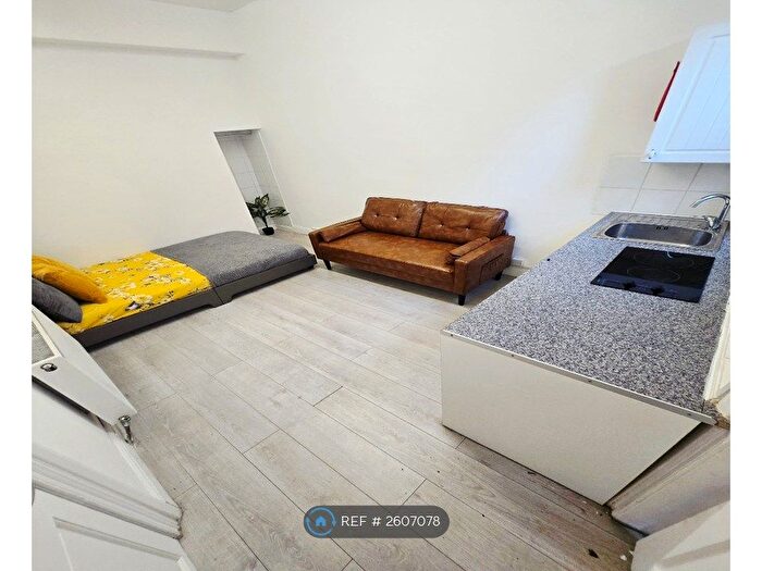 1 Bedroom Flat To Rent In Queens Park Gardens, Bournemouth, BH8