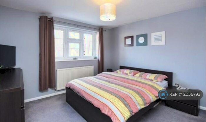 1 Bedroom Flat To Rent In Leicester Road, New Barnet, Barnet, EN5