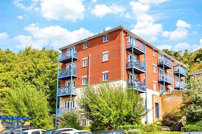 2 Bedroom Apartment For Sale In Florin Drive, Rochester, Kent, ME1