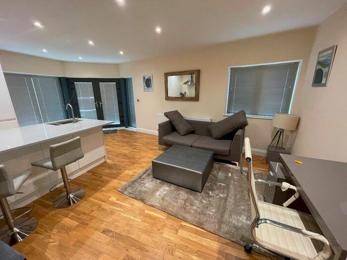 2 Bedroom Flat To Rent In New Town House, Lind Road, Sutton, SM1
