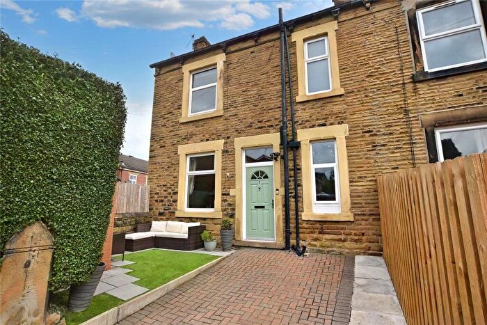 2 Bedroom Terraced House To Rent In Oak Royd Terrace, Churwell, Leeds, LS27