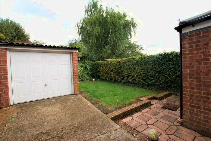4 Bedroom Semi-Detached House To Rent In Lynwood, GU2