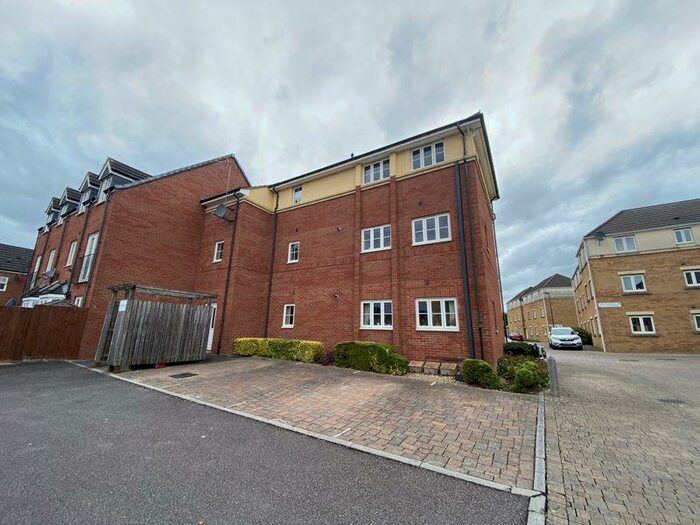 2 Bedroom Flat To Rent In Shepherds Walk, Bristol, BS32