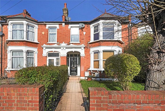 2 Bedroom Flat For Sale In Melville Road, Walthamstow, London, E17